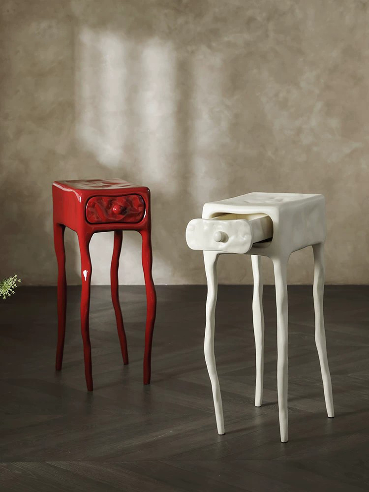 Tables - Mesa Auxiliar de Diseño Europeo de